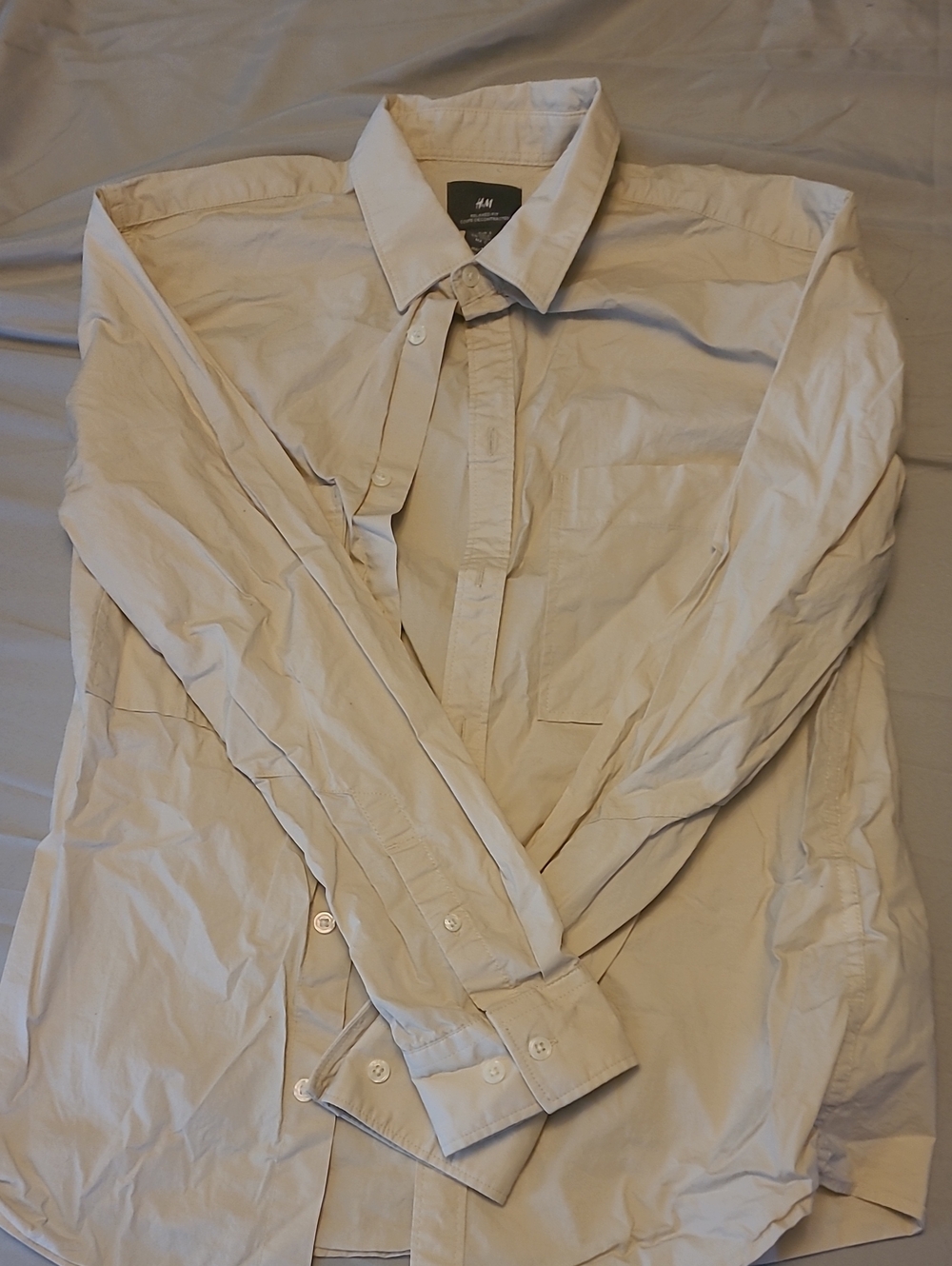 H&M Men's Light Beige Long-Sleeve Button-Up Shirt
